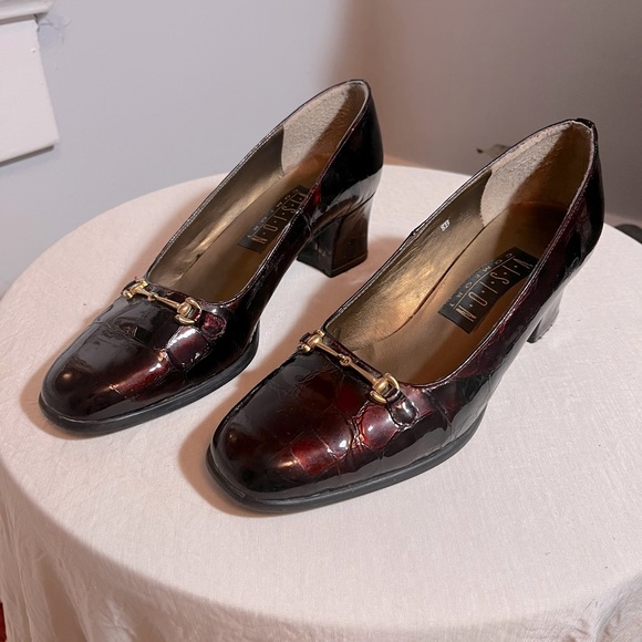 Vintage Burgundy Red Snakeskin Pattern Heels - Picture 1 of 8